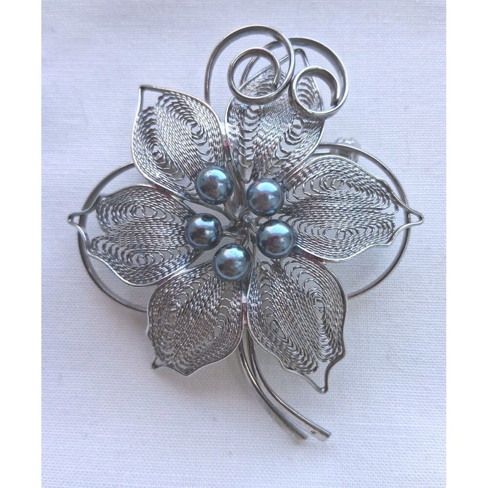 VINTAGE SILVERTONE WIREWORK 2 3/4" FLOWER BROOCH/PIN W/GREY FAUX PEARLS